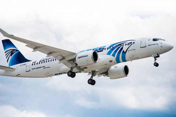 مصر للطيران تتسلم أولى طائراتها من طراز إيرباص A220