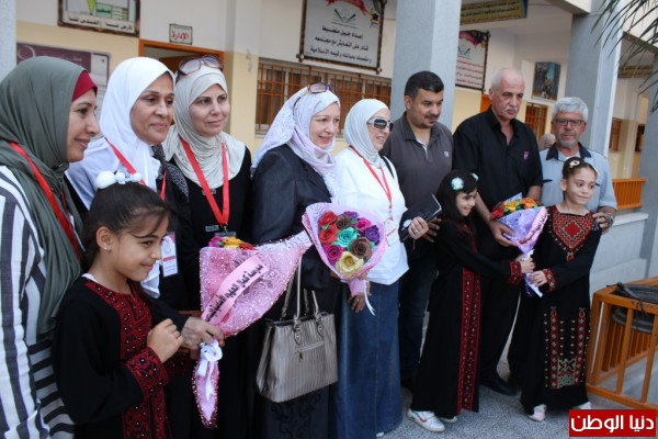 "الأيادي الرحيمة" تقدم مساعدات عينية لـ"كمال العهود" بمديرية شمال غزة