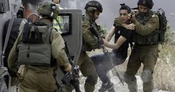 قوات الاحتلال تعتقل أربعة مواطنين من الضفة بينهم سيدة
