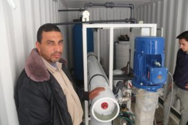 (بلدية النصيرات) تفتتح محطة تحلية بئر مياه عين جالوت وتنفذ مشاريع حيوية