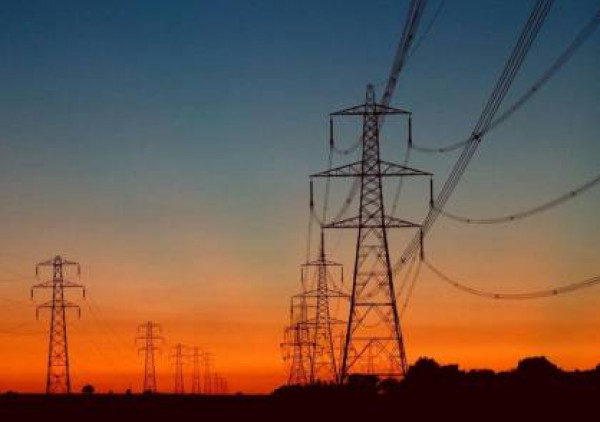 سلطة الطاقة تُعلّق على قرار إسرائيل تقليص الكهرباء بمحافظات الضفة