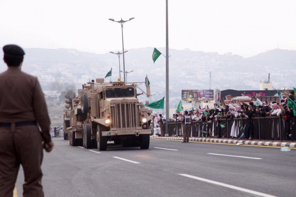 بمناسبة اليوم الوطني.. احتفالاتٌ في السعودية وعرض عسكري نادر
