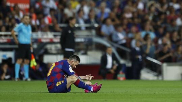 كم سيغيب ميسي عن برشلونة بعد الإصابة الجديدة؟   9998994105