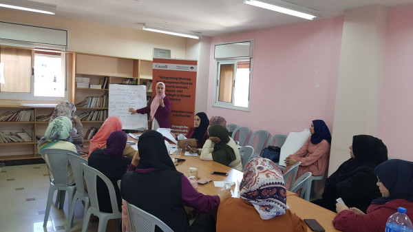 المركز الفلسطيني يختتم دورة تدريبية في إعداد المبادرات التنموية