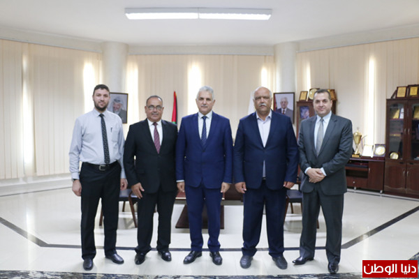 وزير الريادة والتمكين يزور جامعة فلسطين