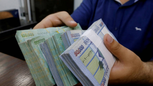 مصرف لبنان يُصدر تعميماً بشأن أزمة الدولار والليرة.. فهل أنقذها؟