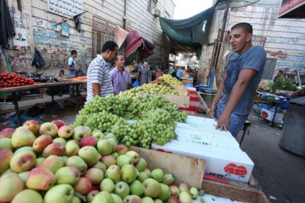 شاهد: "دنيا الوطن" ترصد أسعار الدواجن والخضراوات والفواكه بأسواق مدينة غزة