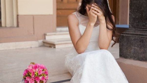فستان زفاف عروس يثير موجة من السخرية.. شاهدي السبب