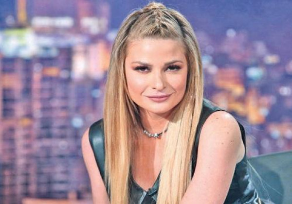 باميلا الكيك تعبر عن وجعها من وضع لبنان.. "علينا المطالبة بحقوقنا"