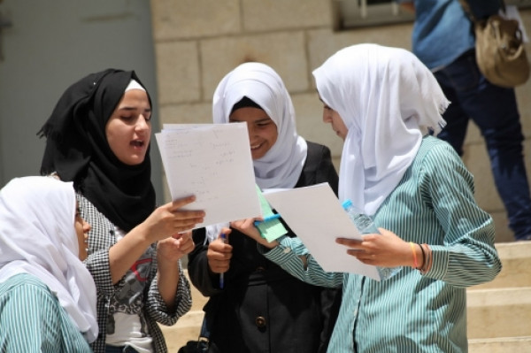 دراسة مسحية:97.3% من خريجي الثانوية العامة قدموا طلبات التحاق بجامعات وكليات غزة