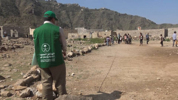 البرنامج السعودي للتنمية وإعادة إعمار اليمن يصل تعز في أول زيارة له