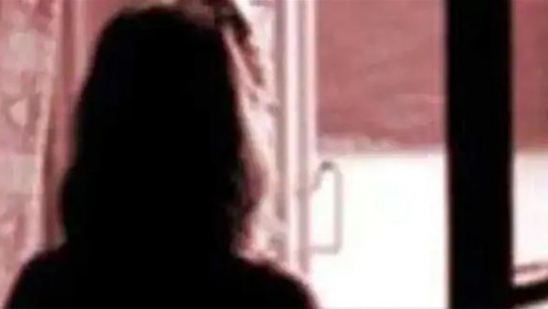 خدرها واغتصبها.. القبض على طبيب هندي اعتدى على مريضة وهددها بفيديو إباحي