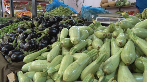 شاهد: "دنيا الوطن" ترصد أسعار الدواجن والخضروات والفواكه في أسواق غزة