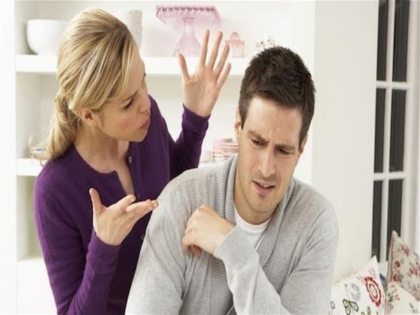 5 نصائح تخلصك من مشكلة التذمر والإلحاح على زوجك