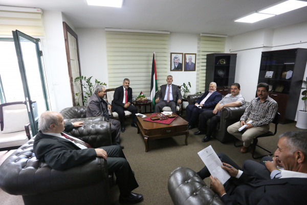 الصالح يطلع على احتياجات مجالس الخدمات المشتركة لريف دورا وريف يطا وجنين