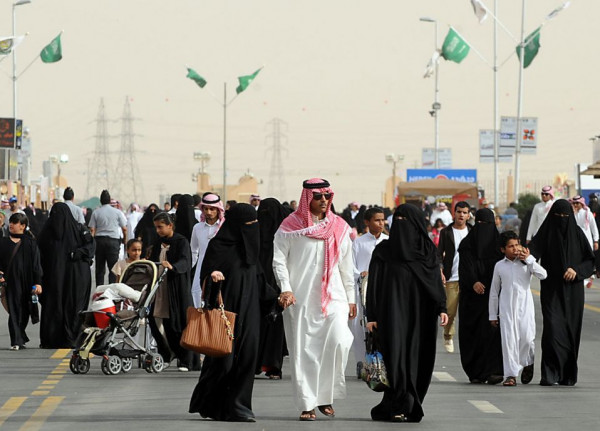 السعودية تبدأ بتطبيق نظام الذوق العام وعقوبات للمخالفين