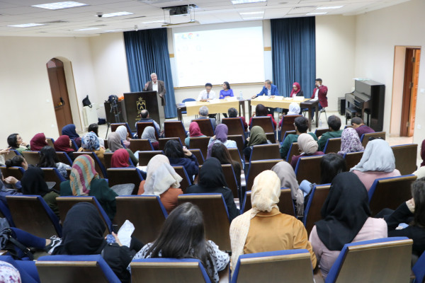 دائرة اللغة العربية بجامعة بيت لحم تعقد ندوة بعنوان "الشباب وتحديات الثقافة"