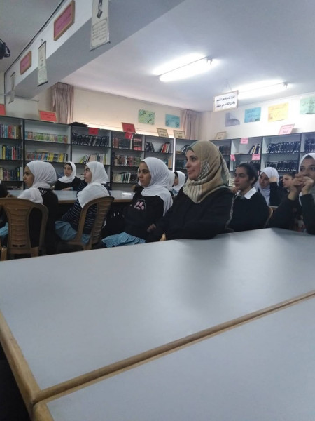 تربية الخليل تنظم لقاءً حول "دور المرأة في النضال الفلسطيني"