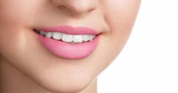 وصفات طبيعية لتفتيح منطقة أسفل الفم
