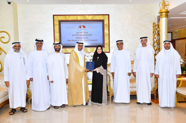 أمين عام البرلمان العربي للطفل يطلع رئيسة المجلس الوطني على إنجازات البرلمان