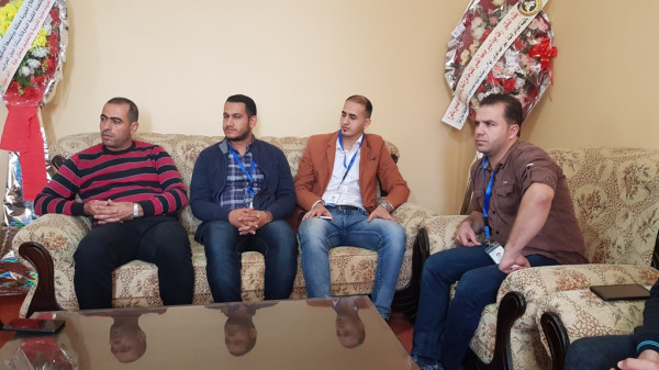 مدير التعليم شمال غزة يلتقي وفد جمعية تطوير بيت لاهيا ويجتمع بالخريجات