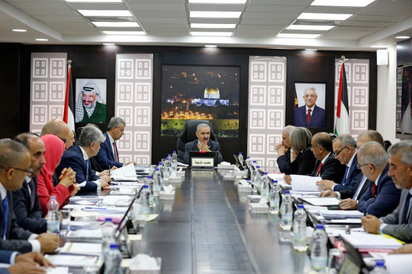 الحكومة للرئيس عباس: جاهزون لإنجاح الانتخابات