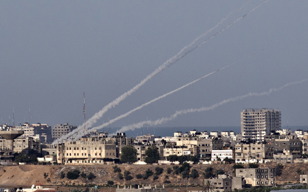 سرايا القدس تقصف مدينة تل أبيب وطائرات الاحتلال تستهدف أرضا وسط القطاع