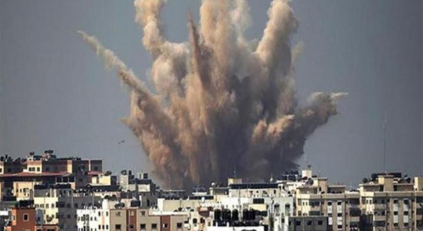 طائرات الاحتلال تقصف عدة أهداف بقطاع غزة