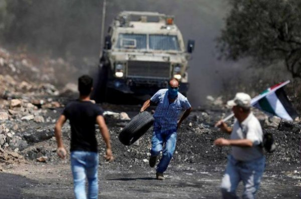 بينهم صحفي.. إصابات خلال مواجهات مع الاحتلال في الضفة الغربية