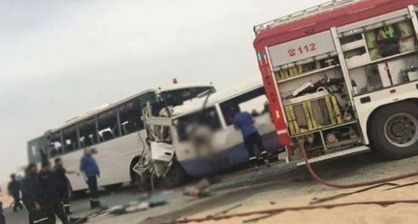مصرع سبعة أشخاص وإصابة 11 آخرين بتصادم سيارة نقل وحافلة في مصر