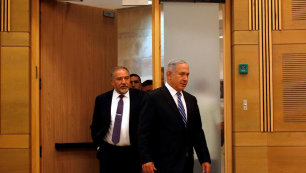 ليبرمان يُهدد نتنياهو بتشكيل حكومة إسرائيلية ضيقة
