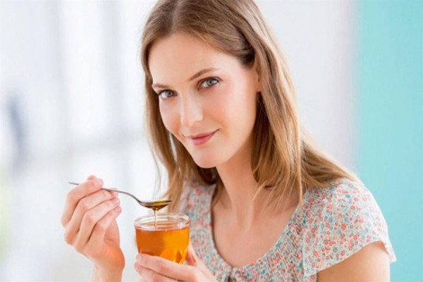 قد يسبب زيادة الوزن.. نصائح لتناول العسل عند اتباع الدايت