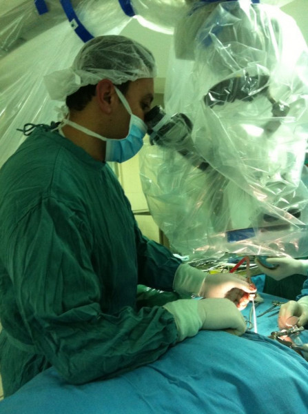 جراحة الأعصاب بـ "المقاصد" تُدخل تقنيات لاستئصال أورام قاع الجمجمة بواسطة المنظار