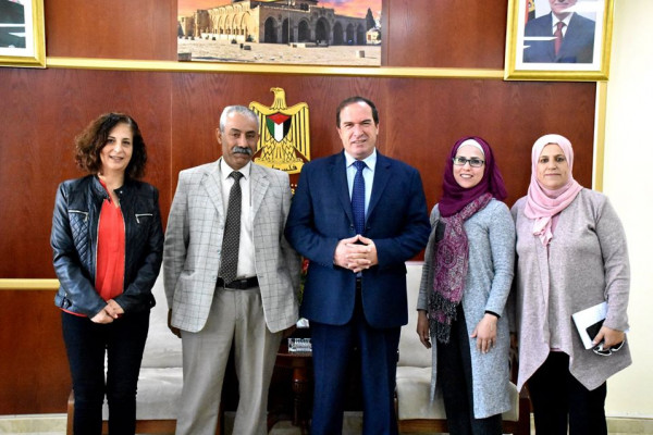 المحافظ كميل يلتقي وفداً من جمعية الشبان المسحية