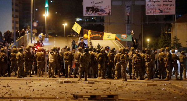 اشتباكات وإطلاق نار بلبنان في ثاني ليلة من العنف