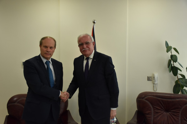 المالكي يتسلم نسخة من اوراق اعتماد القنصل الفرنسي الجديد لدى دولة فلسطين
