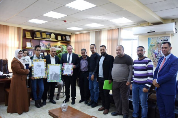 محافظ سلفيت يستقبل الطالب الموهوب احمد اسماعيل من مدرسة ذكور زيتا جماعين