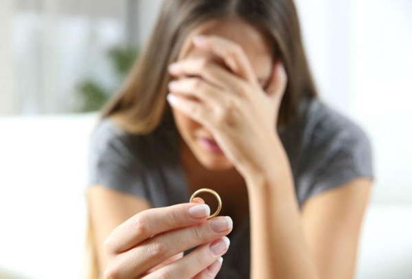 متى تنهين علاقتكِ بخطيبكِ وبقوة؟
