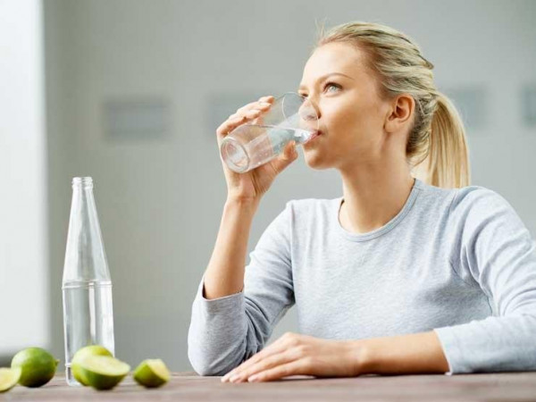 لإنقاص الوزن.. أفضل 5 أوقات لتناول الماء على مدار اليوم