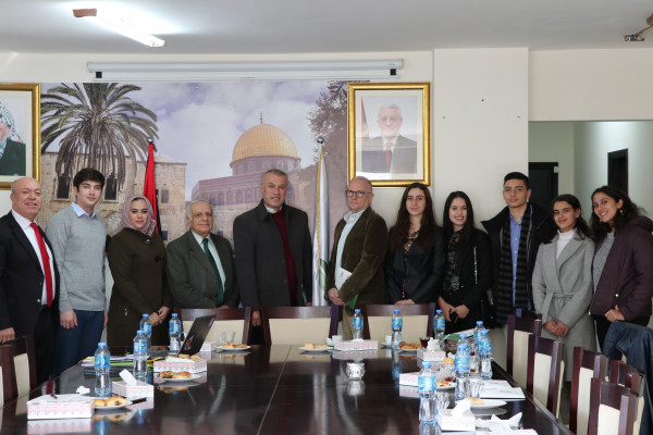 المجلس الأعلى للإبداع والتميز يستقبل وفدًا من مدرسة "الفرندز"