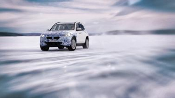 سيارة BMW i4 الجديدة: مستقبل متعة القيادة للعلامة الفائقة