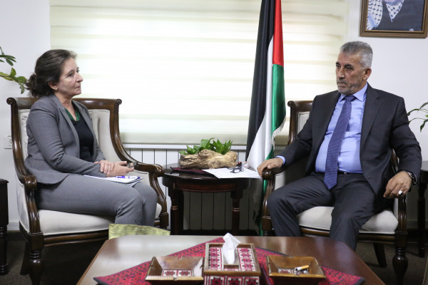 وزير الحكم المحلي يلتقي ممثلة الدنمارك لدى فلسطين