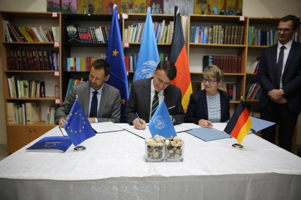 القدس: الاتحاد الأوروبي وألمانيا يوقعان اتفاقيات حيوية للتبرع لـ (أونروا)