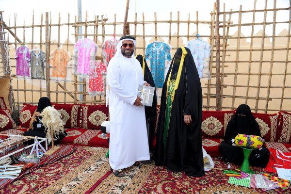 نادي تراث الإمارات يرفع وتيرة نشاطه في مهرجان الظفرة 2019