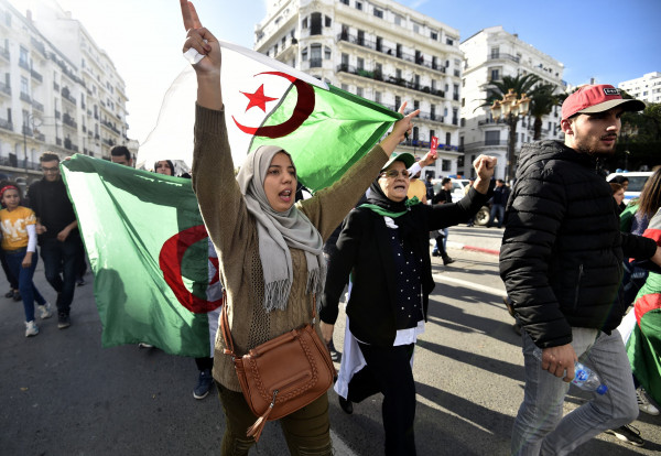 بانتخابات مثيرة للجدل.. الجزائريون يتوجهون لصناديق الاقتراع لاختيار رئيس جديد