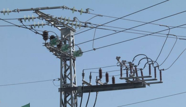 تعطل عدد من خطوط الكهرباء بقطاع غزة بسبب العاصفة الجوية