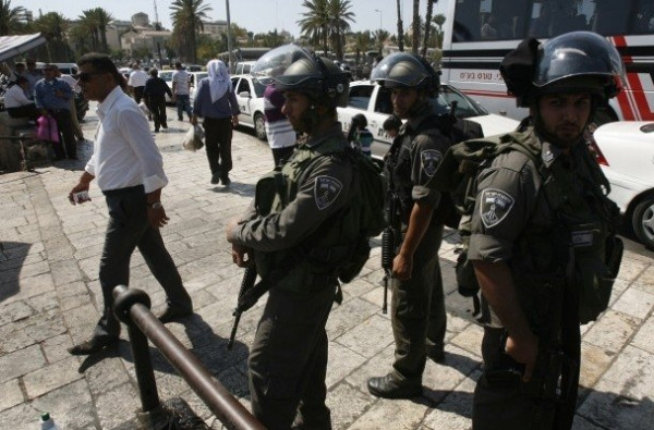 قوات الاحتلال تعتقل ثلاثة مقدسيين بينهم أمين سر فتح