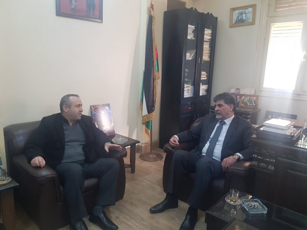 السفير عبد الهادي يبحث مع عضو المكتب السياسي لـ(فدا) آخر التطورات