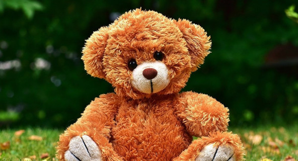 امرأة تستعين بلعبة للأطفال للتجسس على زوجها السابق
