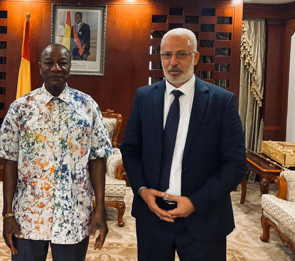الرئيس الغيني ألفا كوندي يستقبل السفير أبوبكر